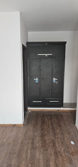 Furnished Amenities in 3 BHK Builder Floor at Sector 84 – for Sale