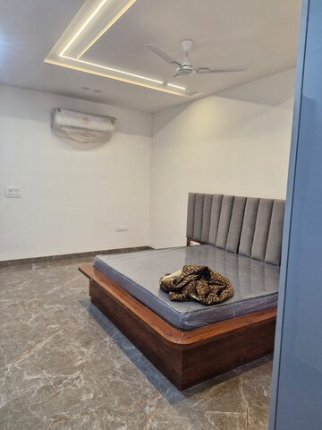 Furnished Amenities in 3.5 BHK Builder Floor at Ansal Sushant Lok I, Sector 43 – for Rent