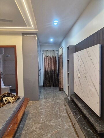 Building Lobby in 3.5 BHK Builder Floor at Ansal Sushant Lok I, Sector 43 – for Rent
