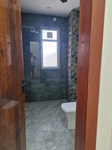 Bathroom in 3.5 BHK Builder Floor at Ansal Sushant Lok I, Sector 43 – for Rent