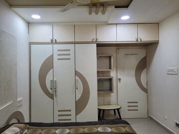 Room in 3 BHK Apartment at Sadar – for Sale