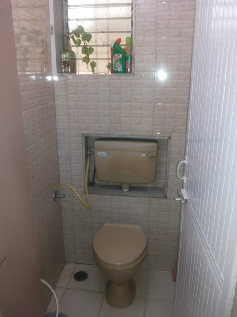 Bathroom, sky-view-chs-andheri 1 Bedroom 475 Sq.Ft. Apartment In Andheri East Mumbai 8731417