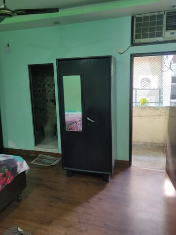 Room in 1 RK Builder Floor at Lajpat Nagar ii – for Rent