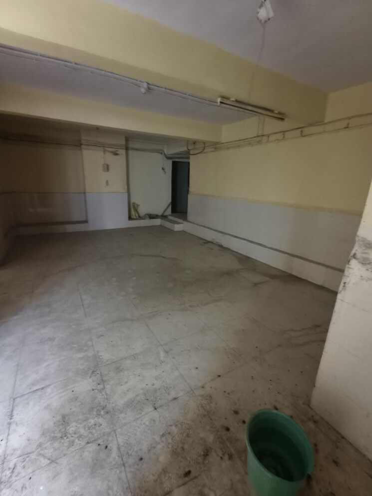 Room, green-gagan Commercial Shop 350 Sq.Ft. In Kandivali East Mumbai 8731436