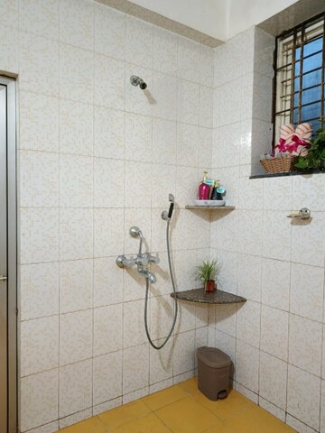 Bathroom in 4 BHK Villa at Moira – for Rent