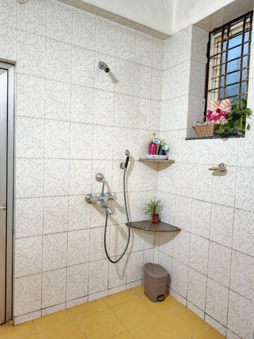 Bathroom in 4 BHK Villa at Moira – for Rent