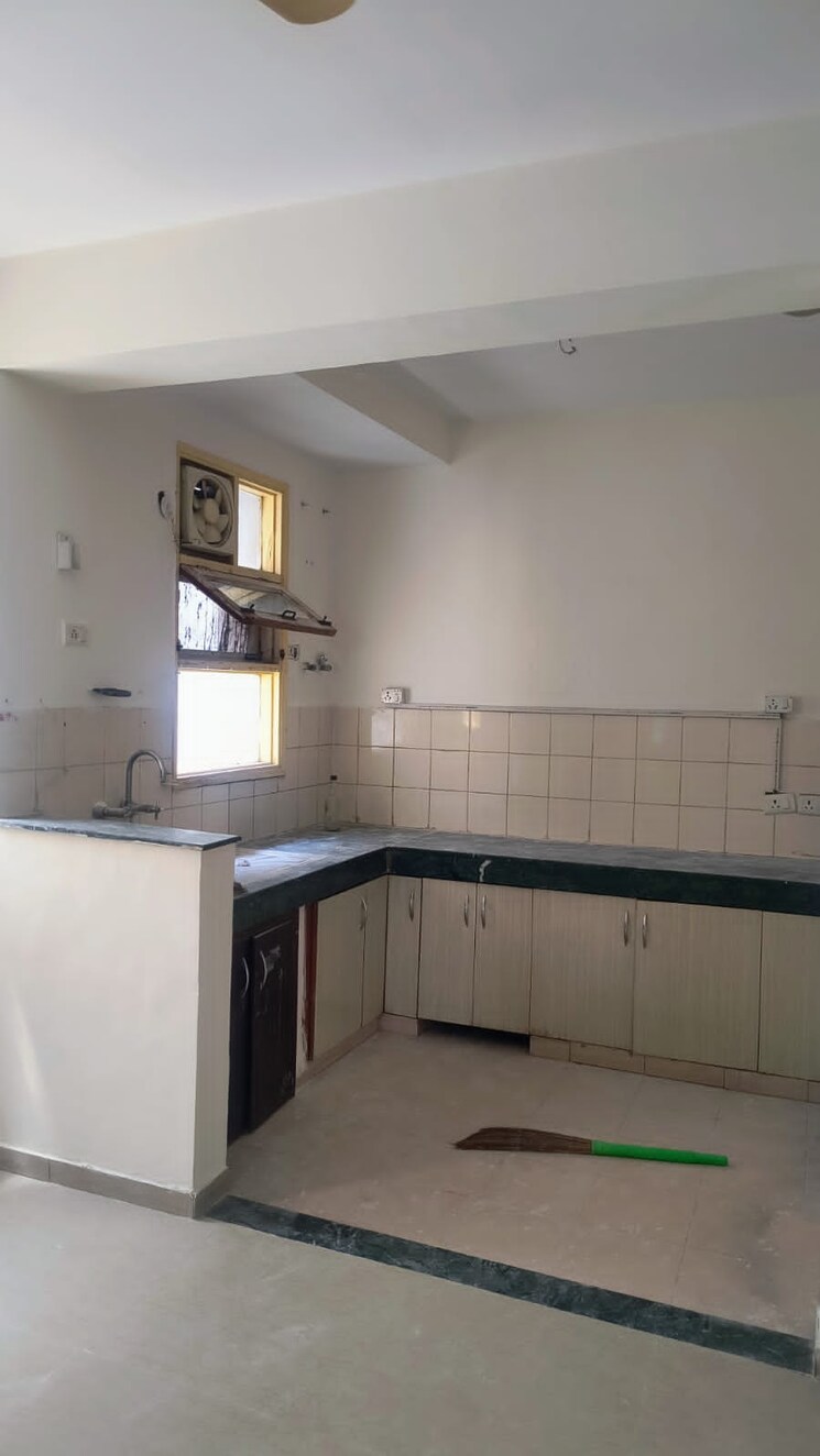 Kitchen, omaxe-heights 3 Bedroom 1800 Sq.Ft. Apartment In Sector 86 Faridabad 8731529