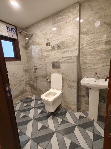 Bathroom in 3 BHK Builder Floor at Palm Residency Chhatarpur, Chattarpur – for Rent