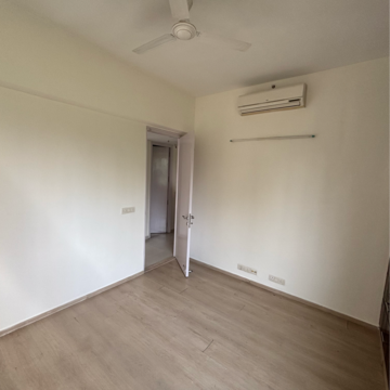 Room in 2.5 BHK Apartment at BPTP Park Prime, Sector 66 – for Rent