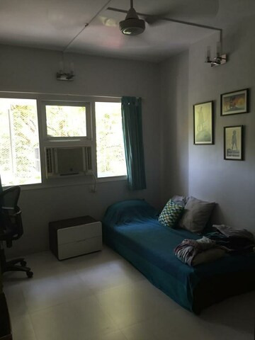 1 BHK Apartment For Rent in Khar West