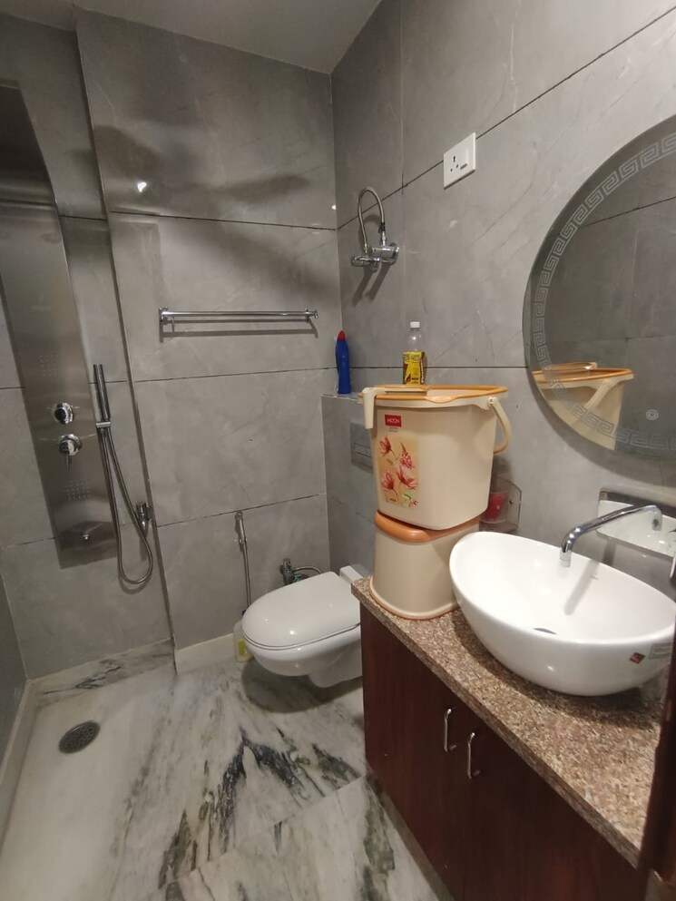 Bathroom, jahaz-apartments 2.5 Bedroom 1000 Sq.Ft. Apartment In Paschim Vihar Delhi 8731497