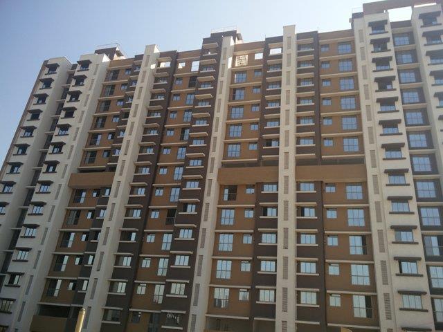 1 BHK 650 Sq.Ft. Apartment in Chandak Sparkling Wing