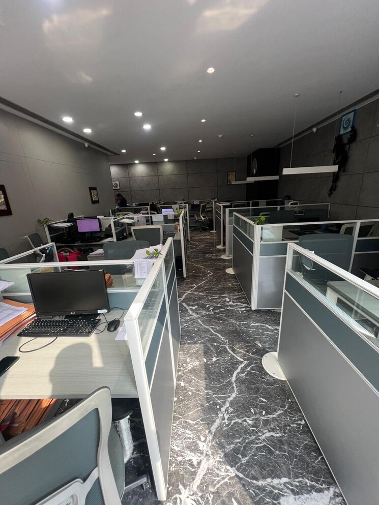 Balcony, solitaire-business-hub-yerawada Commercial Office Space 2000 Sq.Ft. In Kalyani Nagar Pune 8731499