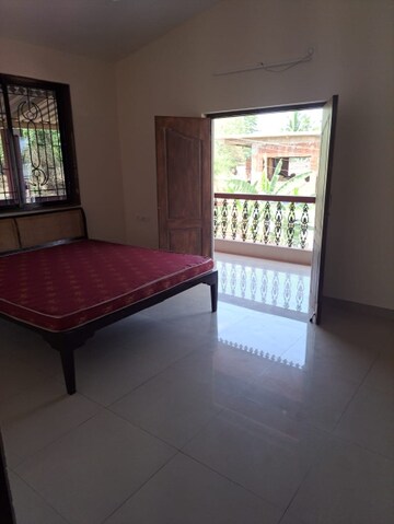 Room in 4 BHK Villa at Nachinola – for Rent