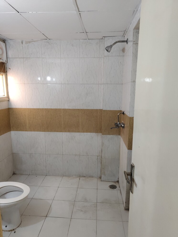Bathroom, nitishree-aura-chimera 3 Bedroom 1425 Sq.Ft. Apartment In Raj Nagar Extension Ghaziabad 8731479
