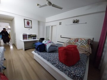 Bedroom in 4 BHK Apartment at DLF Park Place, Sector 54 – for Sale