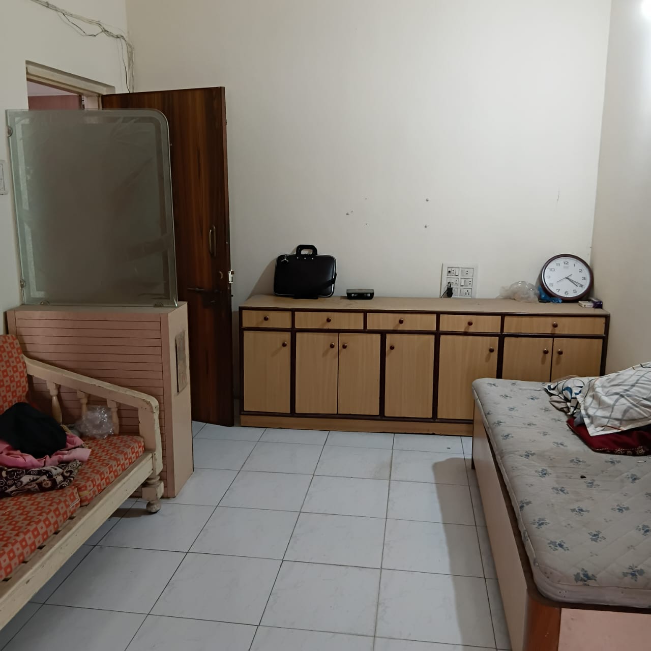 1 BHK + Extra Room Apartment For Rent in Landmark Garden