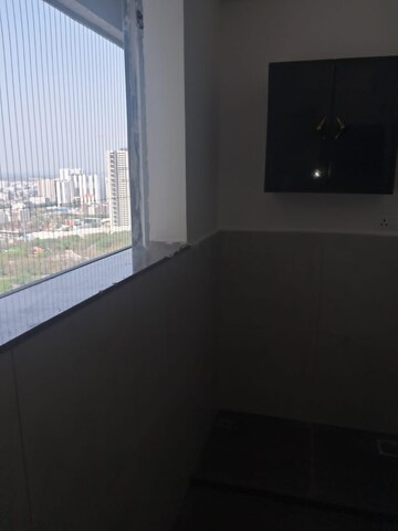Room in 3 BHK Apartment at Rajapushpa Provincia, Narsingi – for Rent