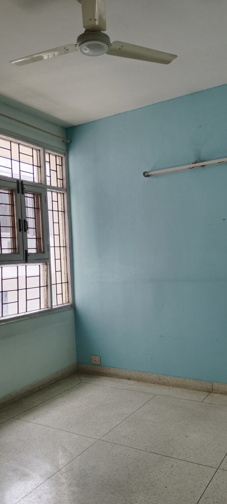 Room, unitech-south-city-ii 2.5 Bedroom 1250 Sq.Ft. Builder Floor In Sector 50 Gurgaon 8731627