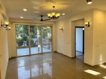 Room in 3.5 BHK Builder Floor at Unitech Woodstock Floors, Sector 50 – for Rent