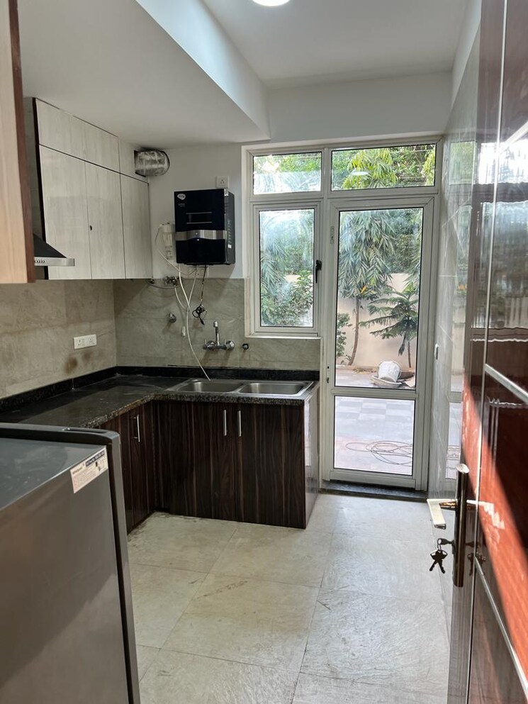 Kitchen, unitech-woodstock-floors 3.5 Bedroom 3200 Sq.Ft. Builder Floor In Sector 50 Gurgaon 8731658