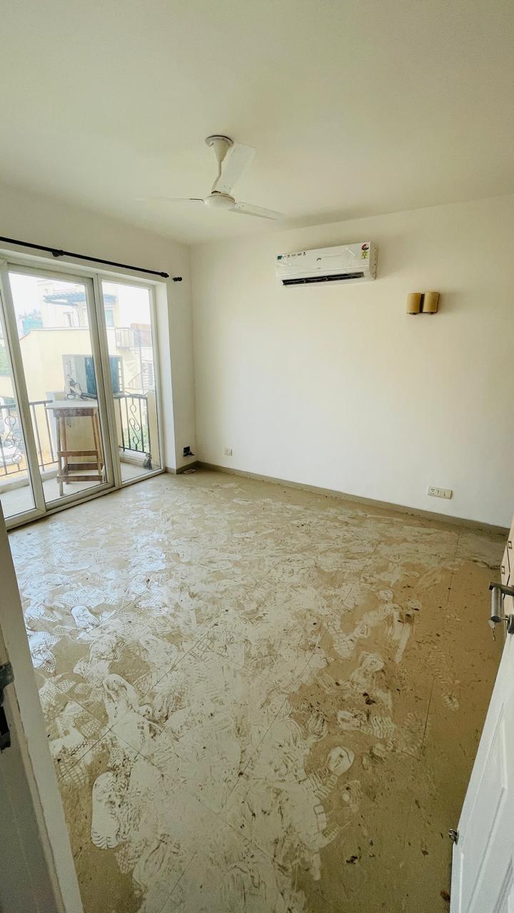4 BHK + Study Room Apartment For Sale in Emaar MGF Emerald Hills