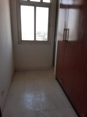 Room in 5 BHK Villa at Omaxe NRI City Plots, Omega Ii Greater Noida – for Rent