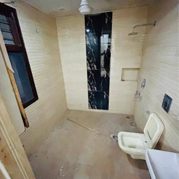 Bathroom in 2 BHK Builder Floor at Sector 23 – for Rent