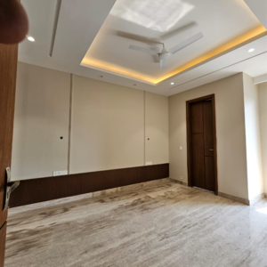 Room in 3 BHK Builder Floor at Suncity Vatsal Valley, Gwal Pahari – for Sale