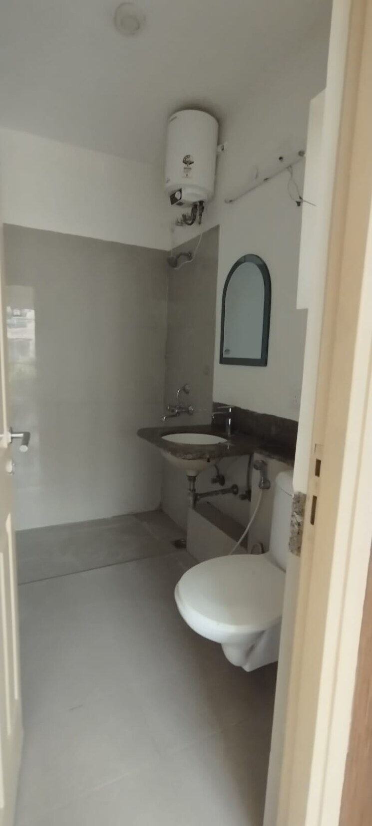 Bathroom, emaar-mgf-emerald-hills 3.5 Bedroom 2600 Sq.Ft. Builder Floor In Sector 65 Gurgaon 8731704