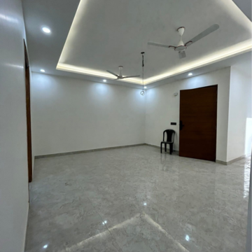 Room in 2 BHK Apartment at Sector 23 – for Rent