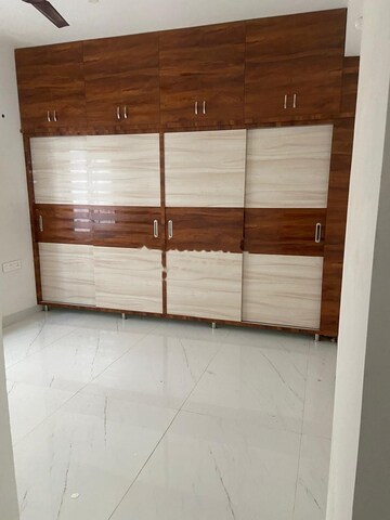 Room in 3 BHK Apartment at Vasavi Solitaire Heights, Ameerpet – for Rent