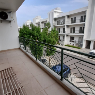 Balcony in 2.5 BHK Apartment at Central Park 3 Flower Valley, Sohna Sector 33 – for Rent