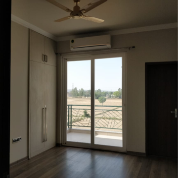 Room in 2.5 BHK Apartment at Central Park 3 Flower Valley, Sohna Sector 33 – for Rent
