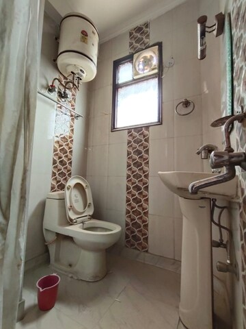 Bathroom in 1 BHK Builder Floor at Saket – for Rent