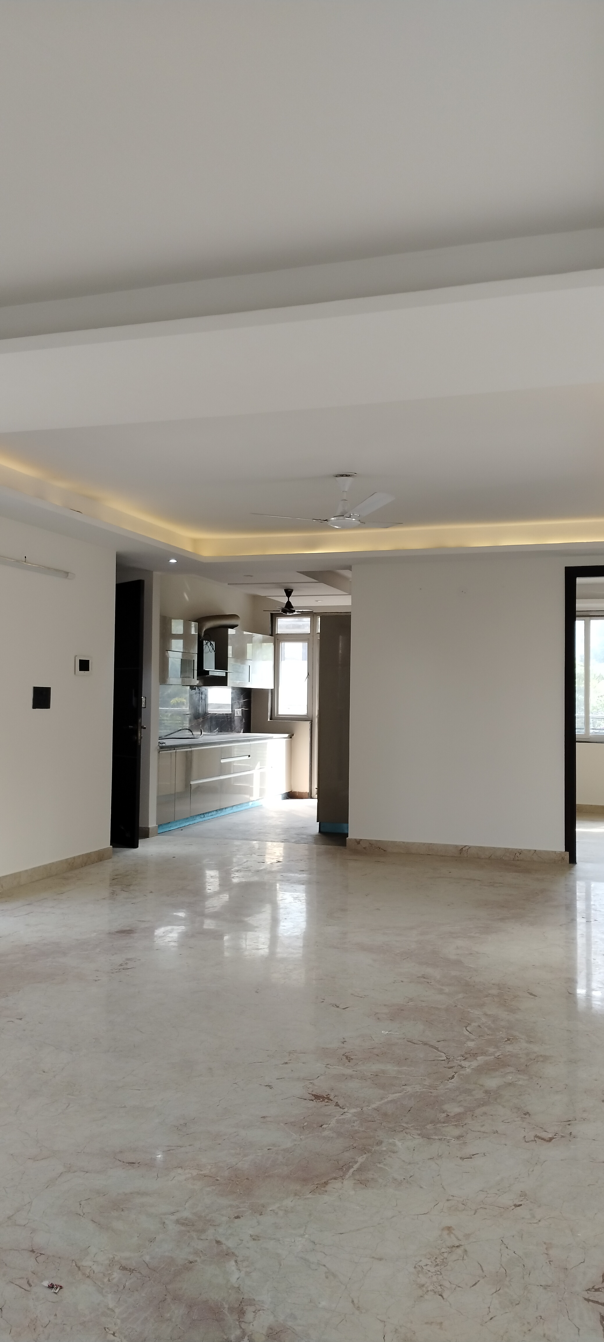4 BHK + Pooja Room,Servant Room Builder Floor For Sale in Unitech South City II