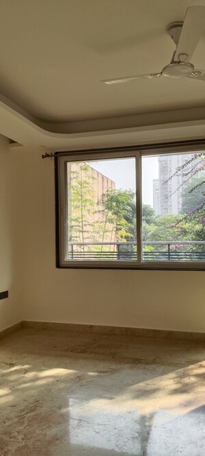 Room in 4 BHK Builder Floor at Unitech South City II, Sector 50 – for Sale