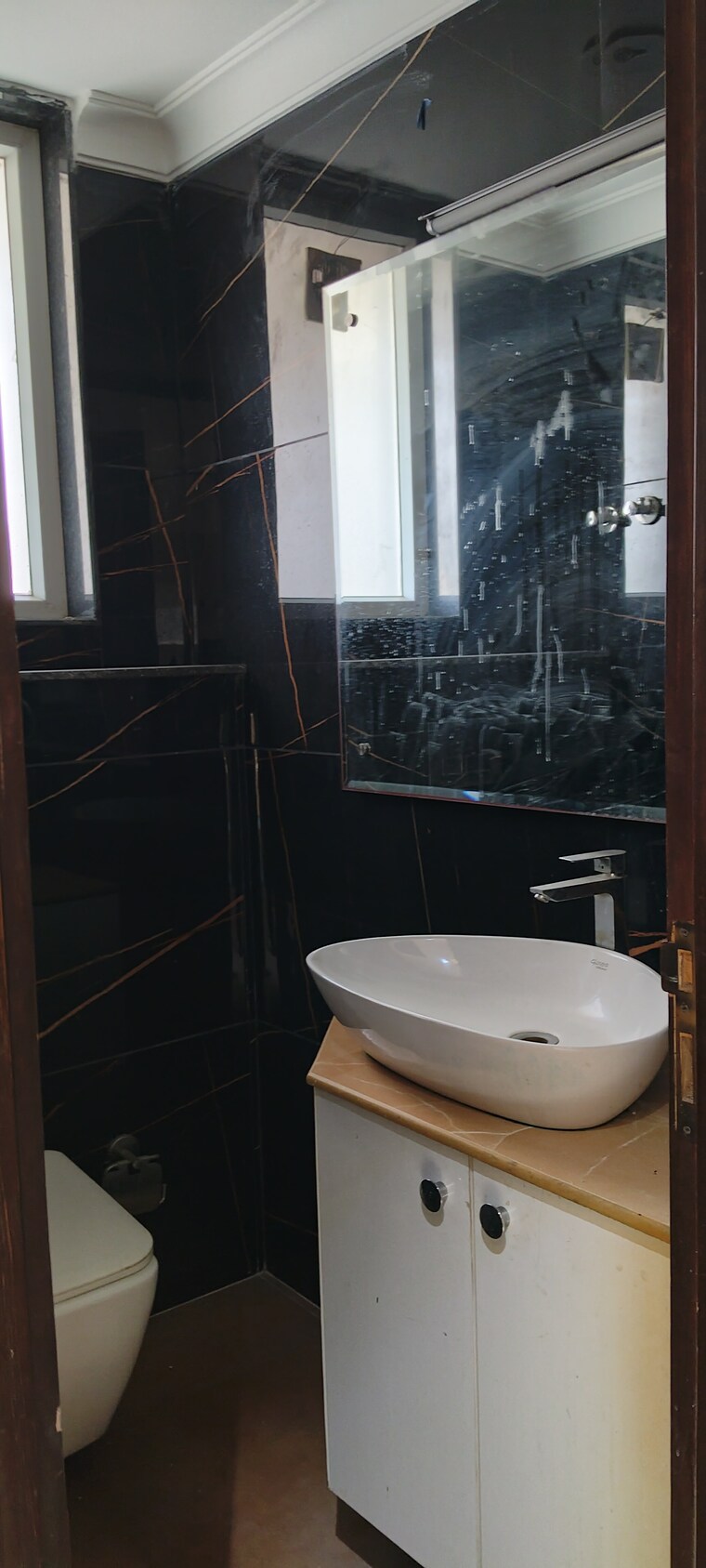 Bathroom, unitech-south-city-ii 4 Bedroom 2600 Sq.Ft. Builder Floor In Sector 50 Gurgaon 8731761
