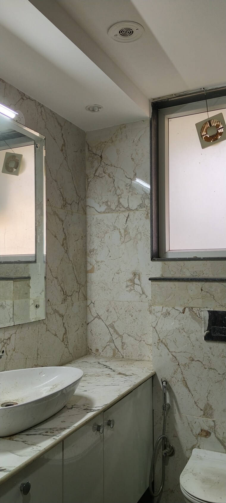 Bathroom, unitech-south-city-ii 4 Bedroom 2600 Sq.Ft. Builder Floor In Sector 50 Gurgaon 8731761