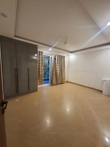Room in 3 BHK Apartment at Maple Heights, Sector 43 – for Rent