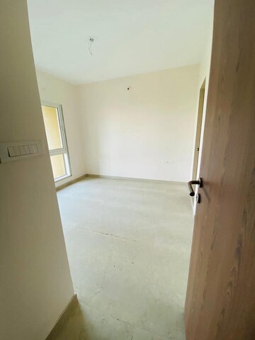 Room in 1.5 BHK Apartment at Dosti West County, Balkum Pada – for Sale