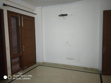 Room in 2 BHK Builder Floor at Saket – for Rent