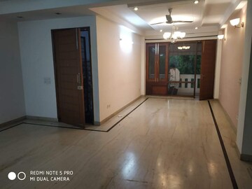 Room in 2 BHK Builder Floor at Saket – for Rent