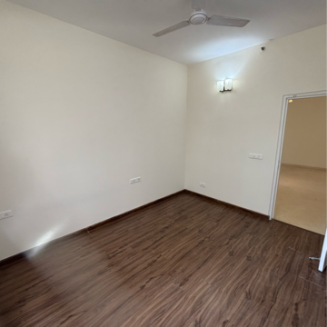 Room in 2.5 BHK Apartment at Central Park 3 Flower Valley, Sohna Sector 33 – for Rent