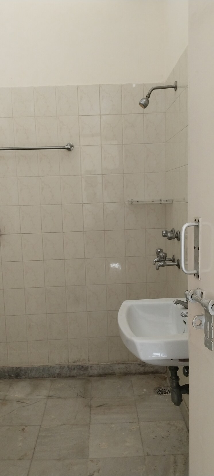 Bathroom, ss-mayfield-gardens 3 Bedroom 1500 Sq.Ft. Independent House In Sector 51 Gurgaon 8731796