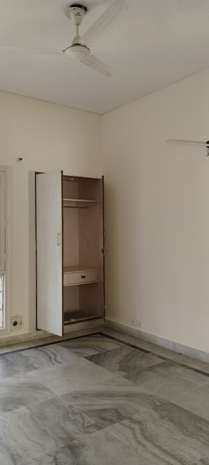 Room in 3 BHK Independent House at SS Mayfield Gardens, Sector 51 – for Sale