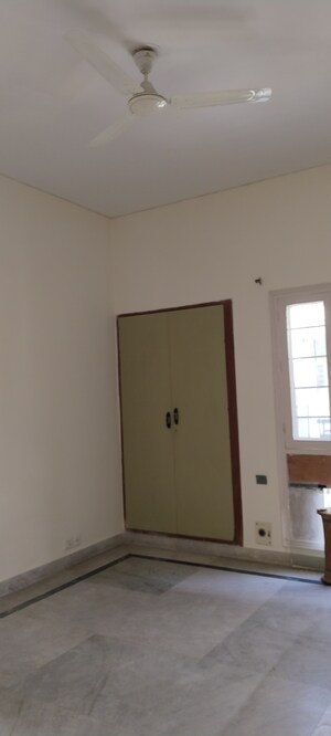 Room in 3 BHK Independent House at SS Mayfield Gardens, Sector 51 – for Sale