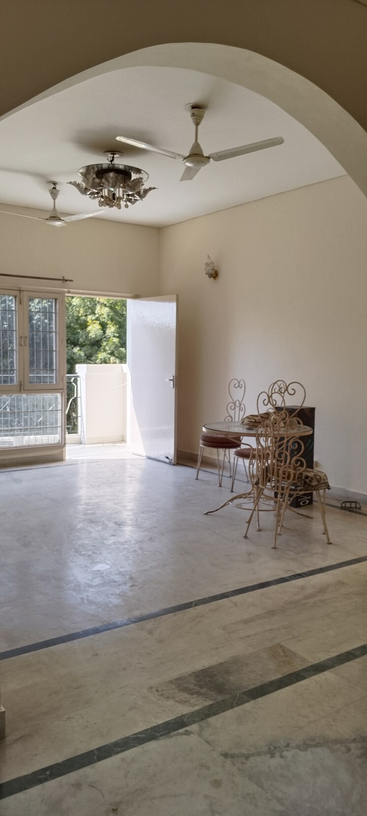 Living Room, ss-mayfield-gardens 3 Bedroom 1500 Sq.Ft. Independent House In Sector 51 Gurgaon 8731796