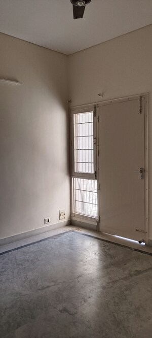 Room in 3 BHK Independent House at SS Mayfield Gardens, Sector 51 – for Sale