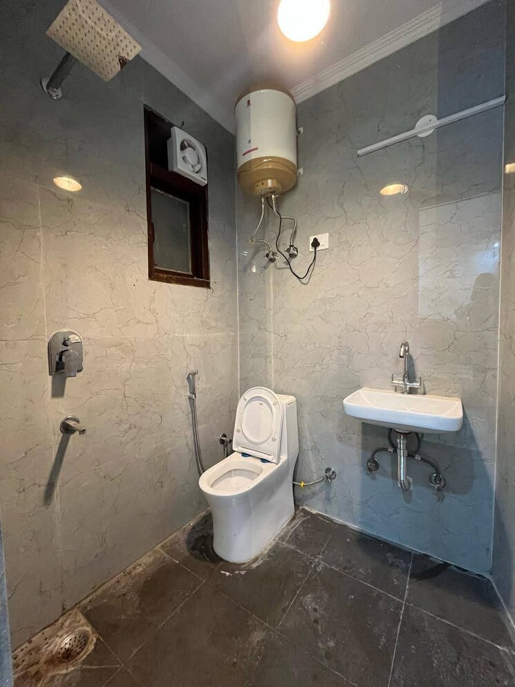 Attached Bathroom, saket 2 Bedroom 850 Sq.Ft. Builder Floor In Saket Delhi 8731811